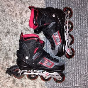 ROLLER SKATES